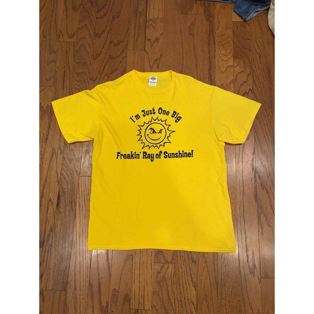 Vintage Graphic T-Shirt I'm Just One Big Freakin' Ray Of Sunshine! Size Large